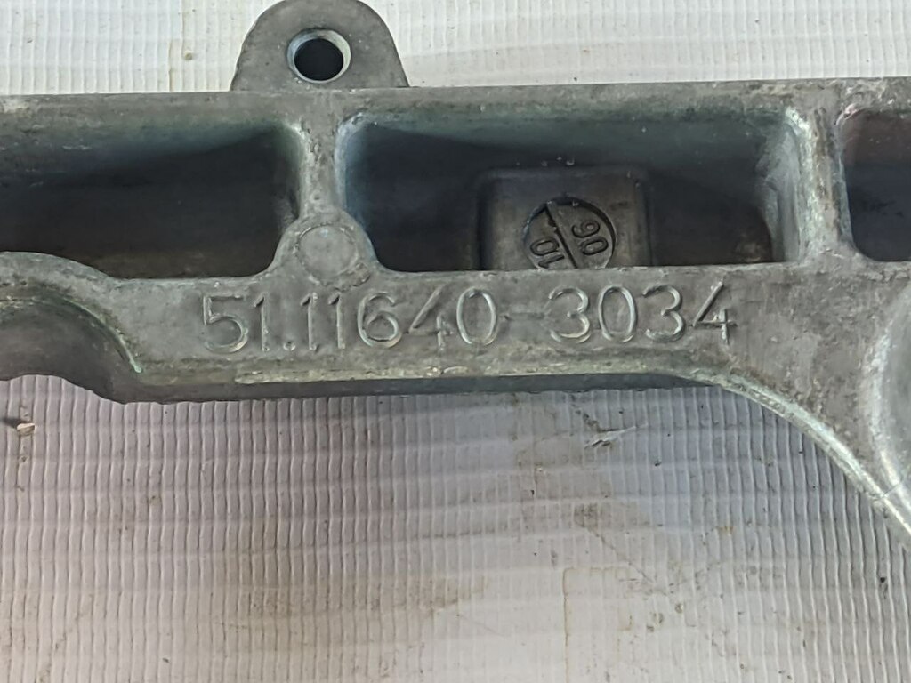 кронштейн блока управления двигателем D2066 б/у - 2